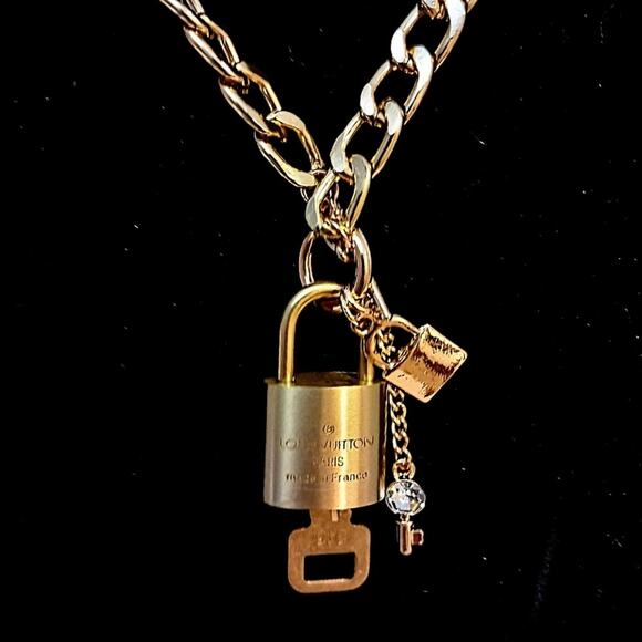 Authentic Louis Vuitton Padlock Lock Key Necklace #318 Necklace Charms Preppy - Picture 5 of 13